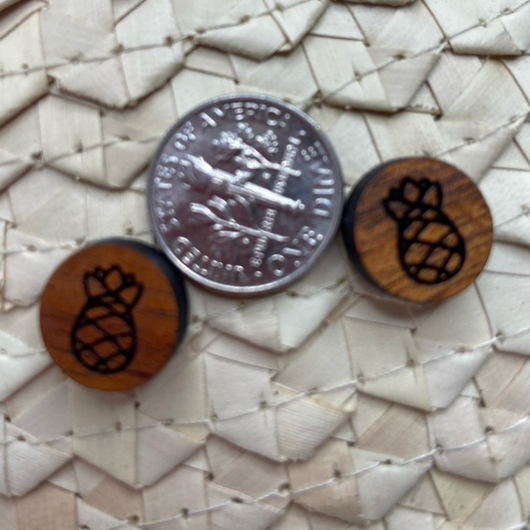 Handmade Hawaiian KOA Wood Laser Engraved Pineapple Stud Post Earrings - Picture 3 of 4